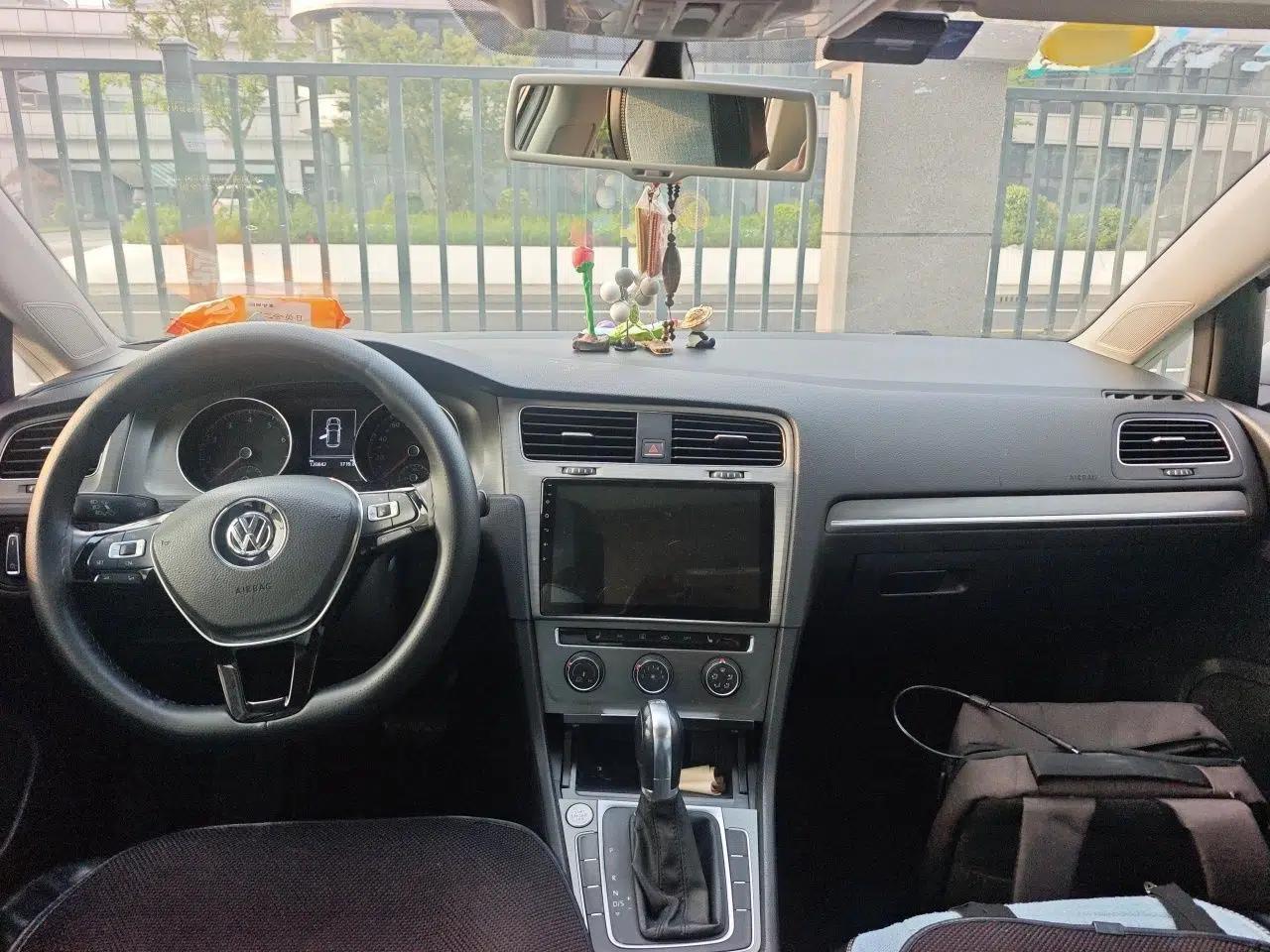 Volkswagen Golf 2015 1.4TSI Automatic Luxury Model — миниатюра 9