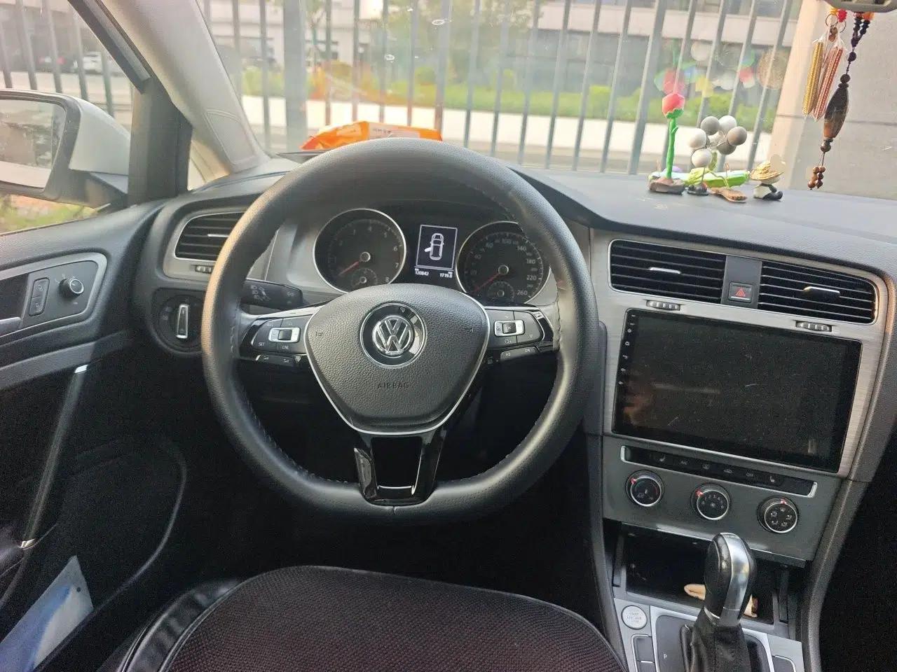 Volkswagen Golf 2015 1.4TSI Automatic Luxury Model — миниатюра 10