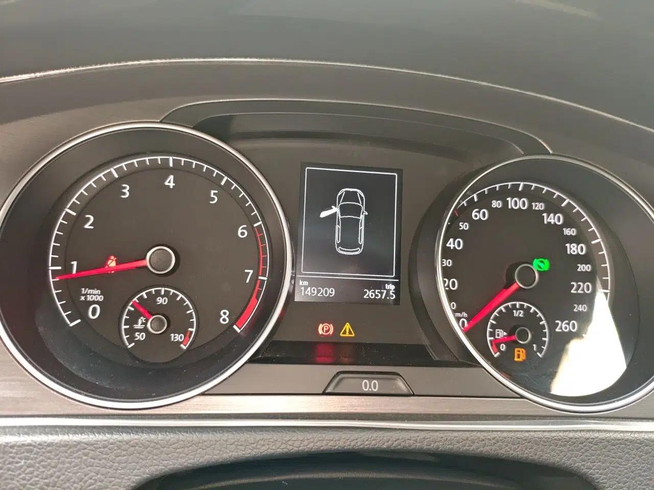Volkswagen Golf 2016 230TSI Automatic Comfort Version — миниатюра 11