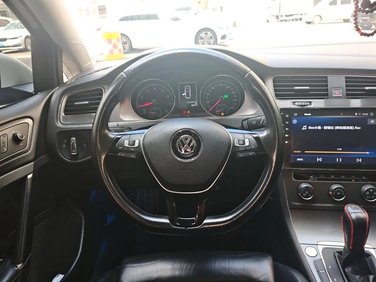 Volkswagen Golf 2016 230TSI Automatic Comfort Version — миниатюра 10