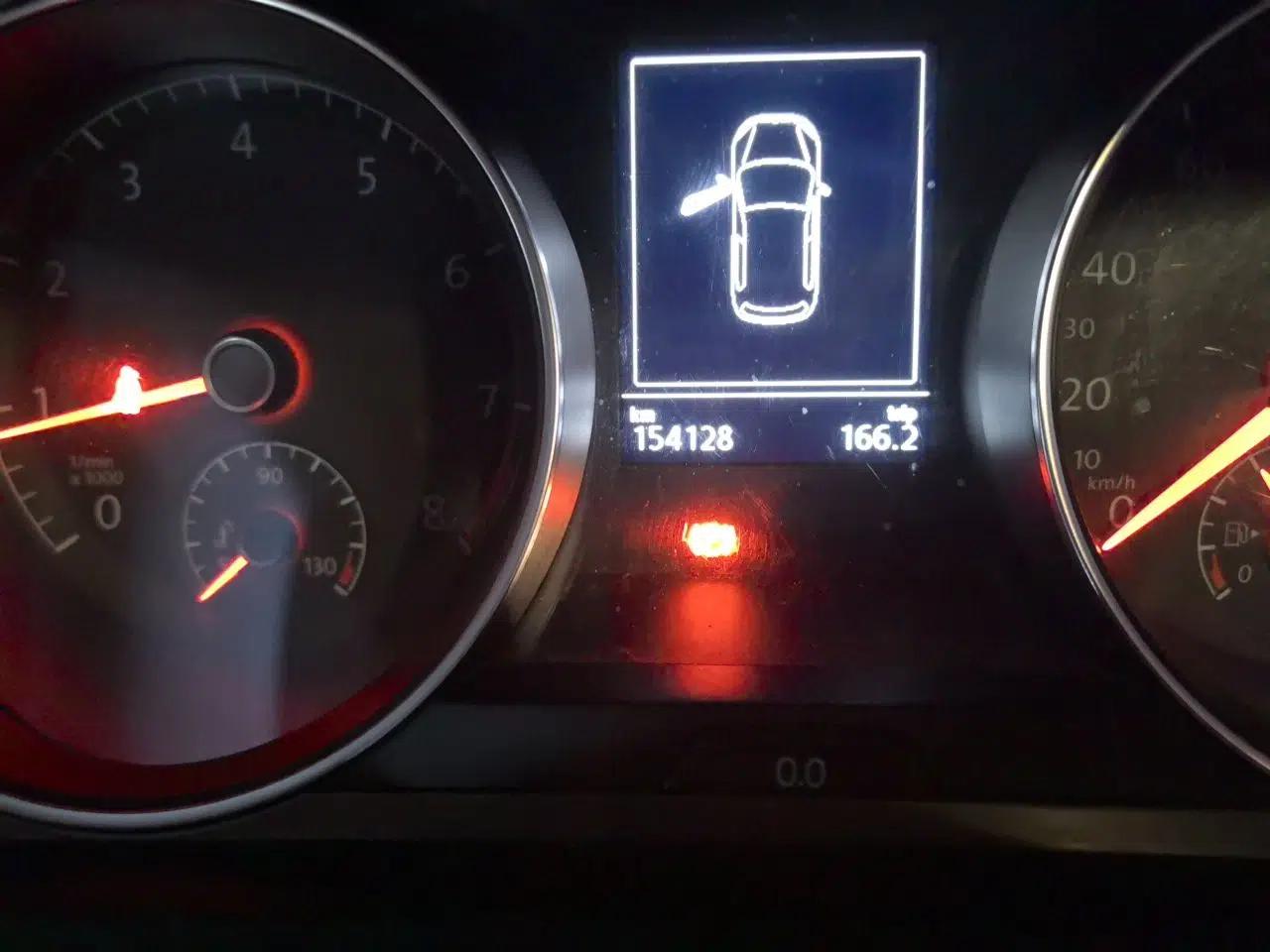 Volkswagen Golf 2016 1.6L Automatic Comfort Model — миниатюра 12
