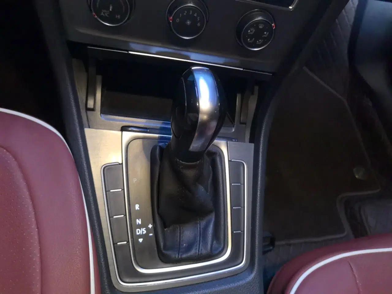 Volkswagen Golf 2016 1.6L Automatic Comfort Model — миниатюра 14