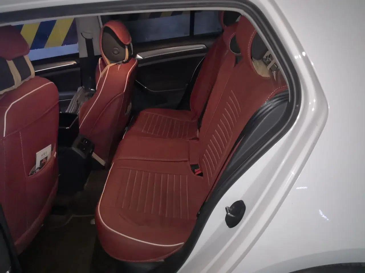Volkswagen Golf 2016 1.6L Automatic Comfort Model — миниатюра 17