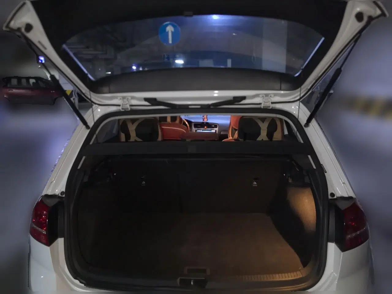 Volkswagen Golf 2016 1.6L Automatic Comfort Model — миниатюра 19