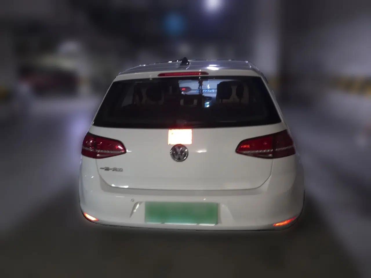 Volkswagen Golf 2016 1.6L Automatic Comfort Model — миниатюра 5
