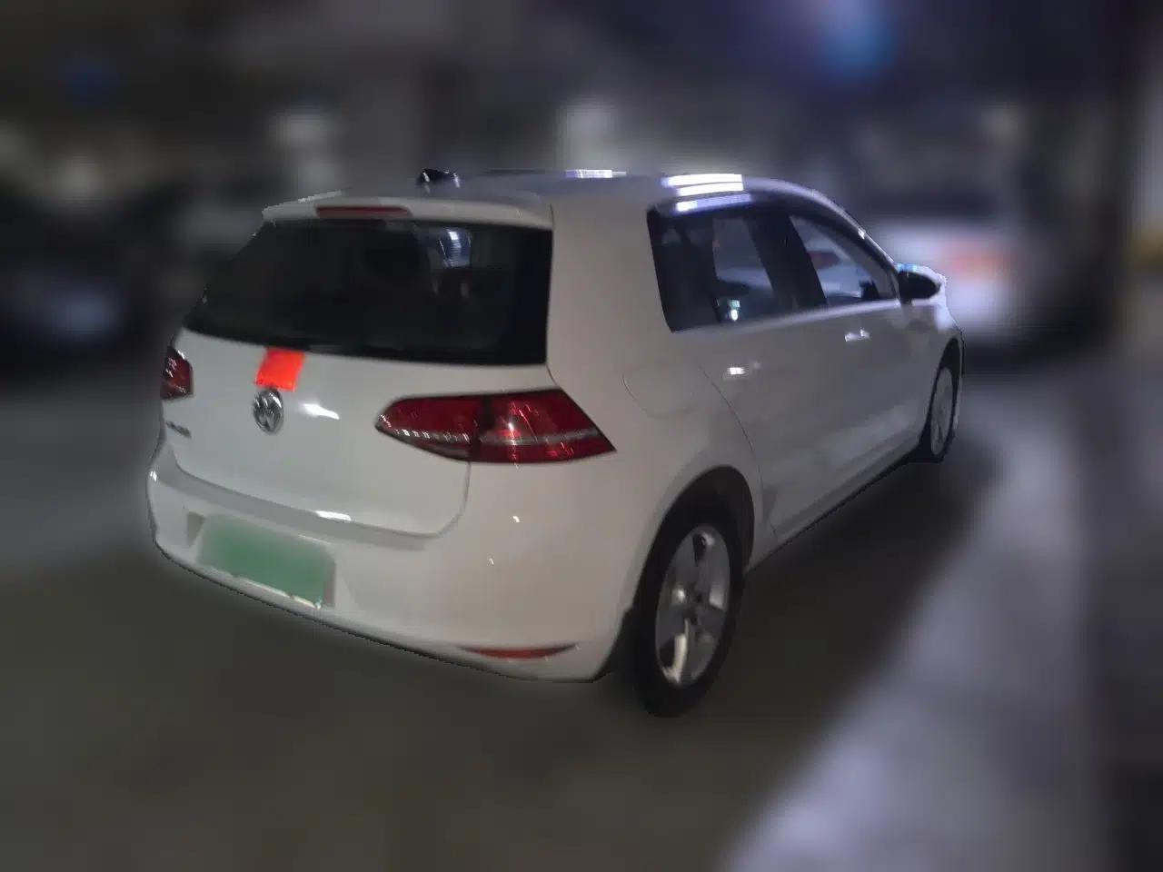 Volkswagen Golf 2016 1.6L Automatic Comfort Model — миниатюра 6