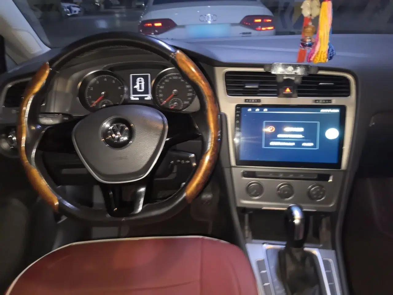 Volkswagen Golf 2016 1.6L Automatic Comfort Model — миниатюра 10
