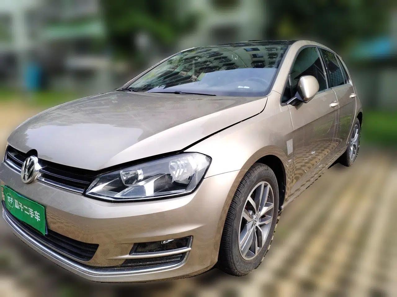 Volkswagen Golf 2016 230TSI Automatic Luxury Version — миниатюра 1