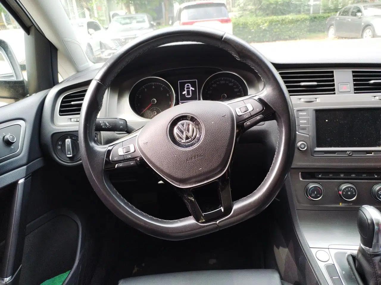 Volkswagen Golf 2016 230TSI Automatic Luxury Version — миниатюра 10