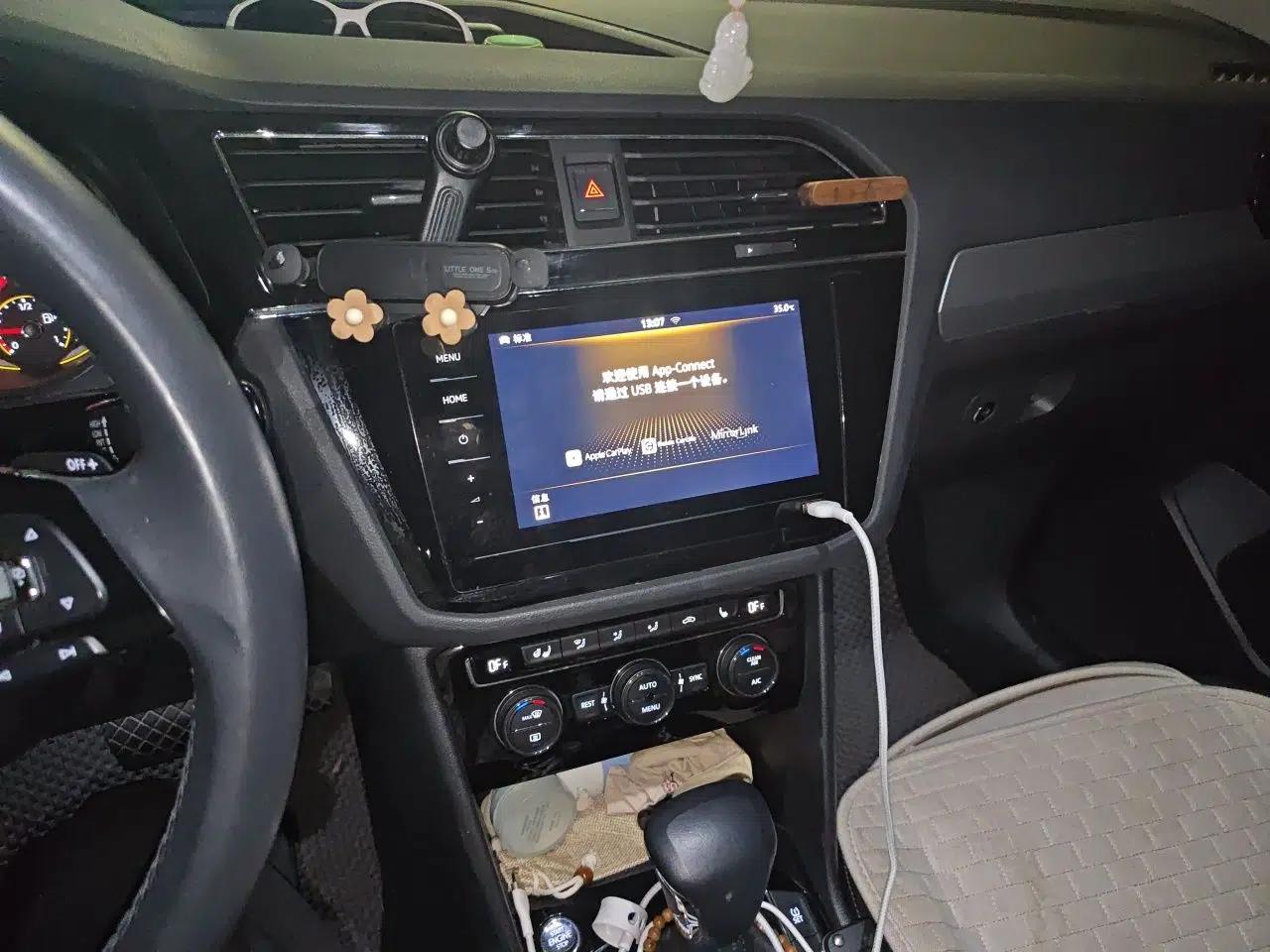 Volkswagen Tiguan L 2019 380TSI Automatic All-Wheel Drive Luxury Edition with 7 Seats China VI Standard — миниатюра 13