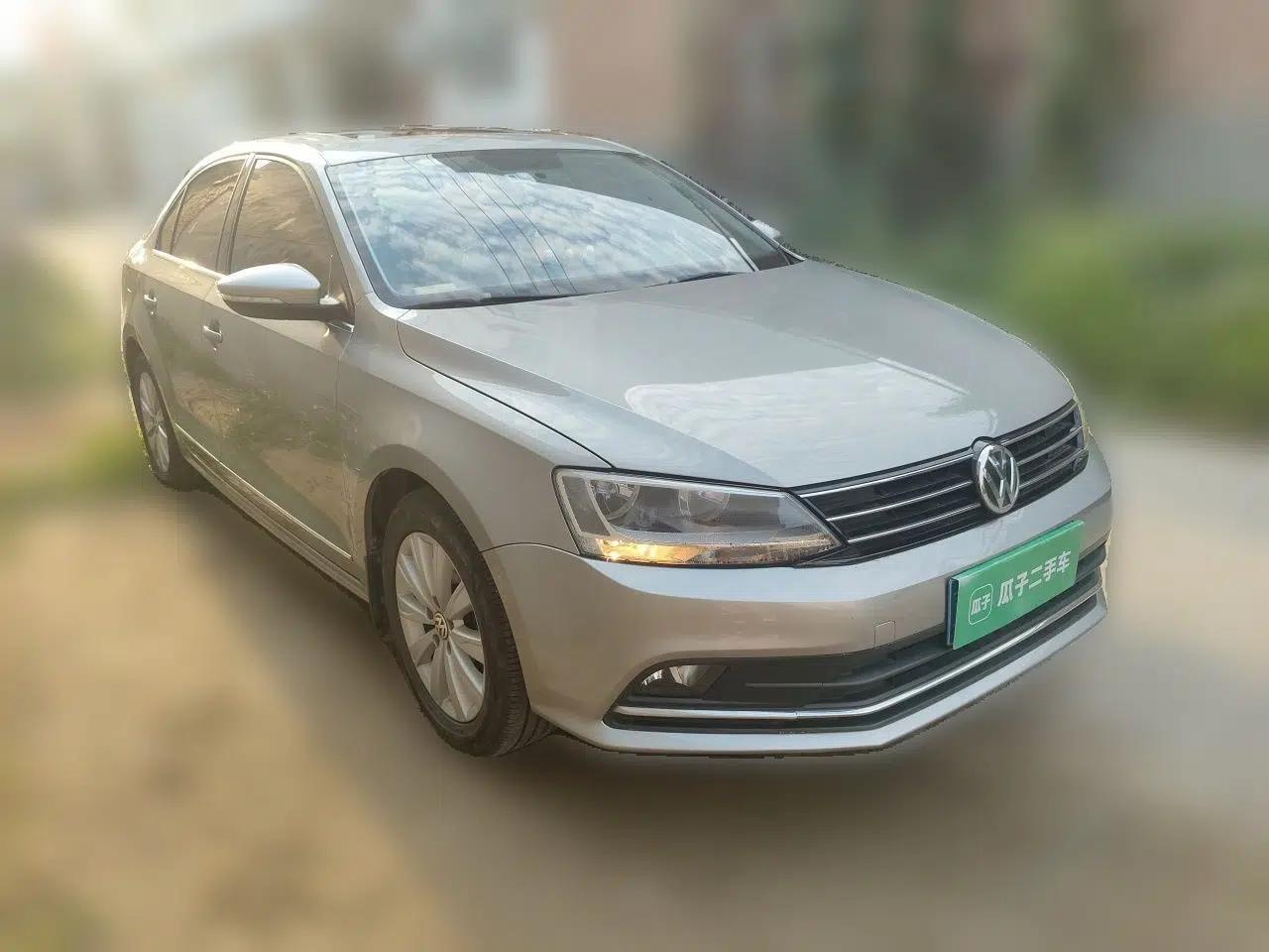 Volkswagen Sagitar 2015 230TSI Manual Comfort Version — миниатюра 3