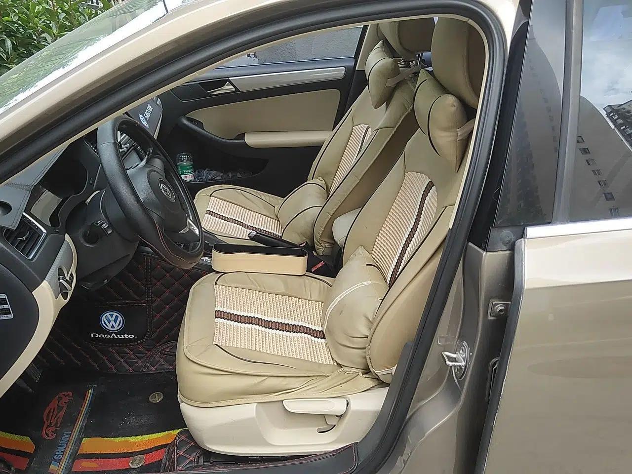 Volkswagen Sagitar 2014 1.6L Automatic Comfort Model — миниатюра 15