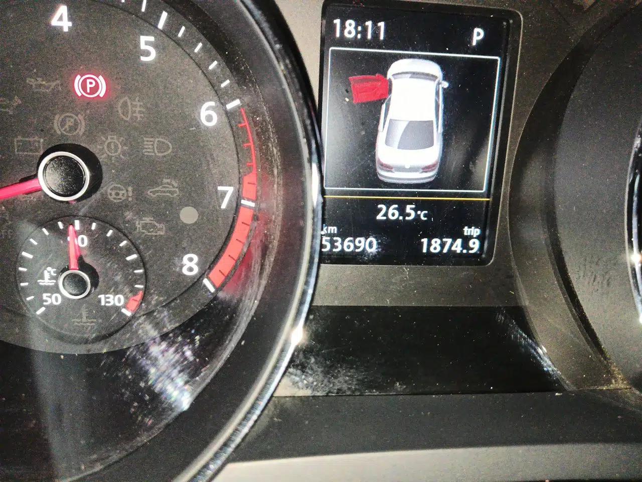 Volkswagen Sagitar 2018 280TSI DSG Luxury Model — миниатюра 11