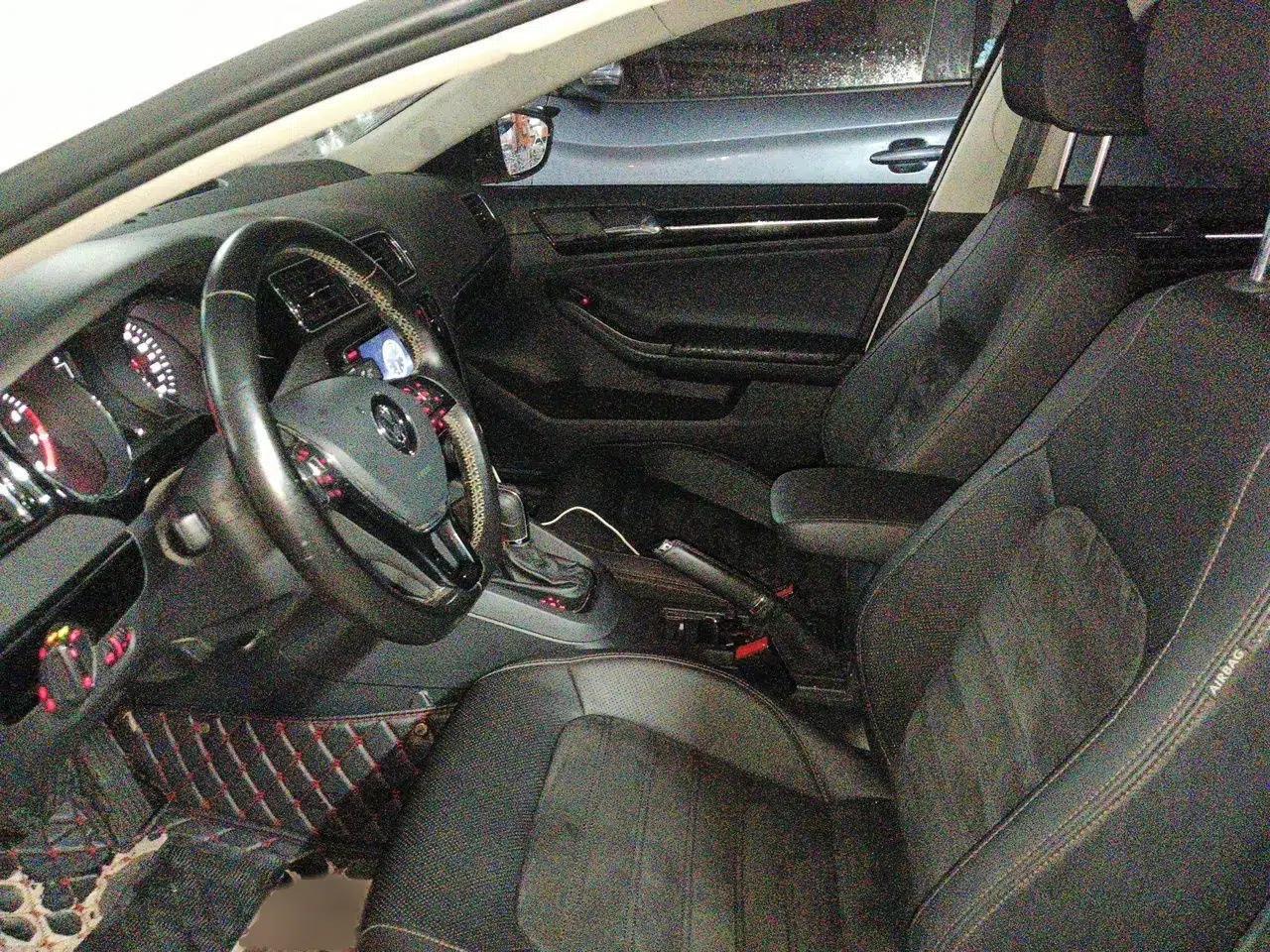 Volkswagen Sagitar 2018 280TSI DSG Luxury Model — миниатюра 14