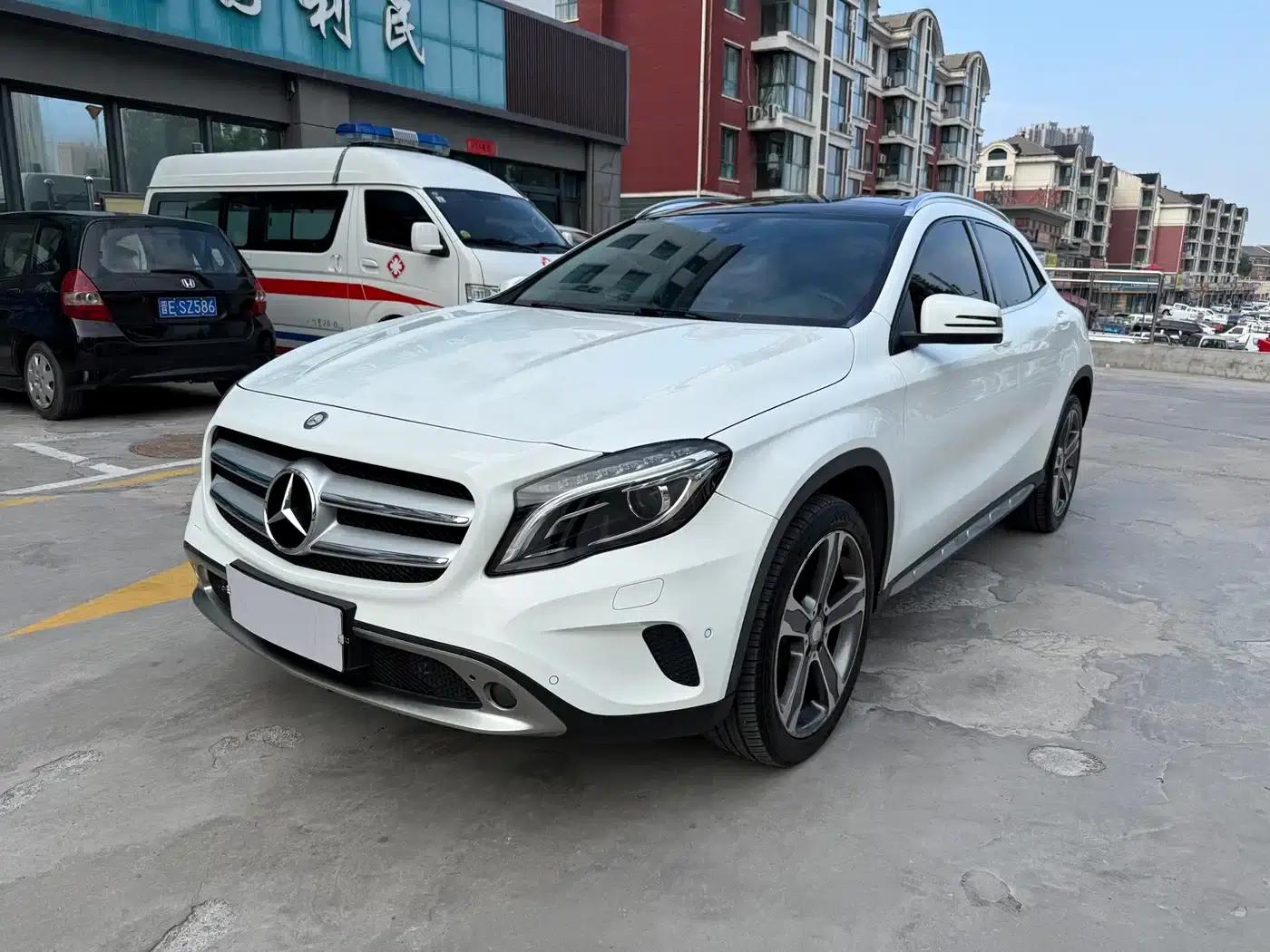 2015 Mercedes-Benz GLA 220 4MATIC Luxury — миниатюра 1