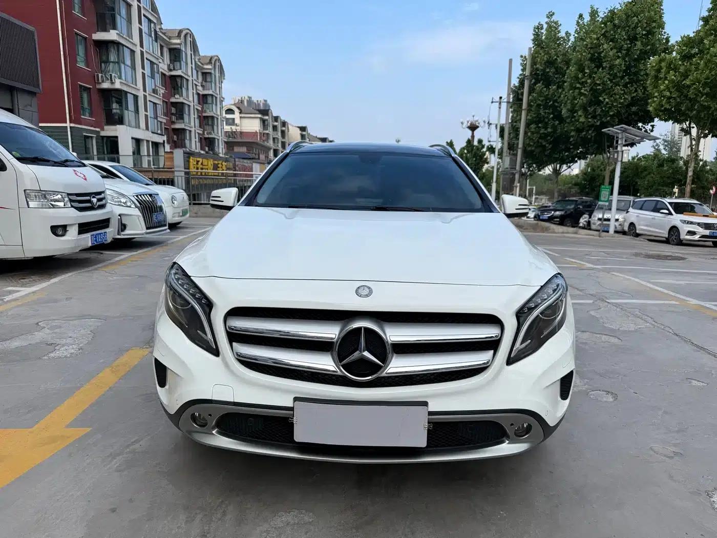 2015 Mercedes-Benz GLA 220 4MATIC Luxury — миниатюра 2