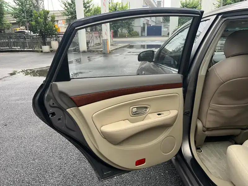 Nissan Sylphy 2009 1.6XE Automatic Comfort Edition — миниатюра 18