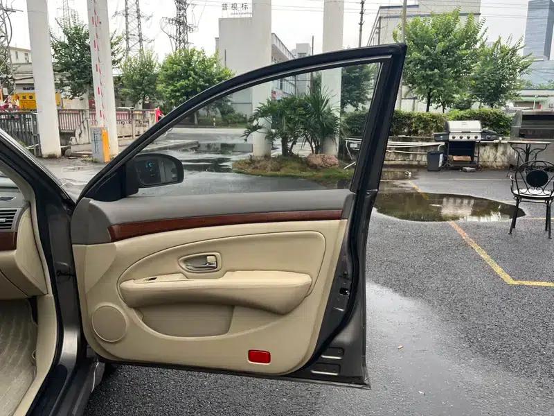 Nissan Sylphy 2009 1.6XE Automatic Comfort Edition — миниатюра 20