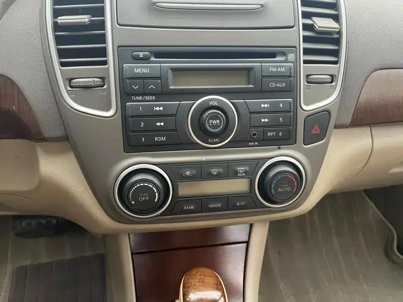 Nissan Sylphy 2009 1.6XE Automatic Comfort Edition — миниатюра 10