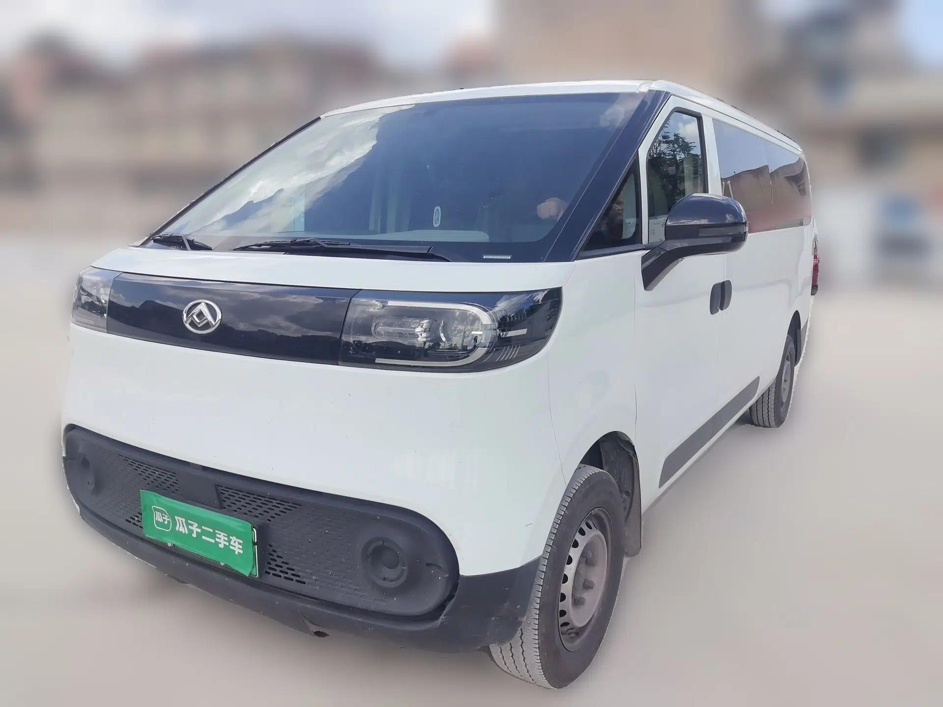 SAIC MAXUS Dana V1 2025 V1+ Long Wheelbase Low-Roof Multi-Function Version (62 kWh) — миниатюра 1