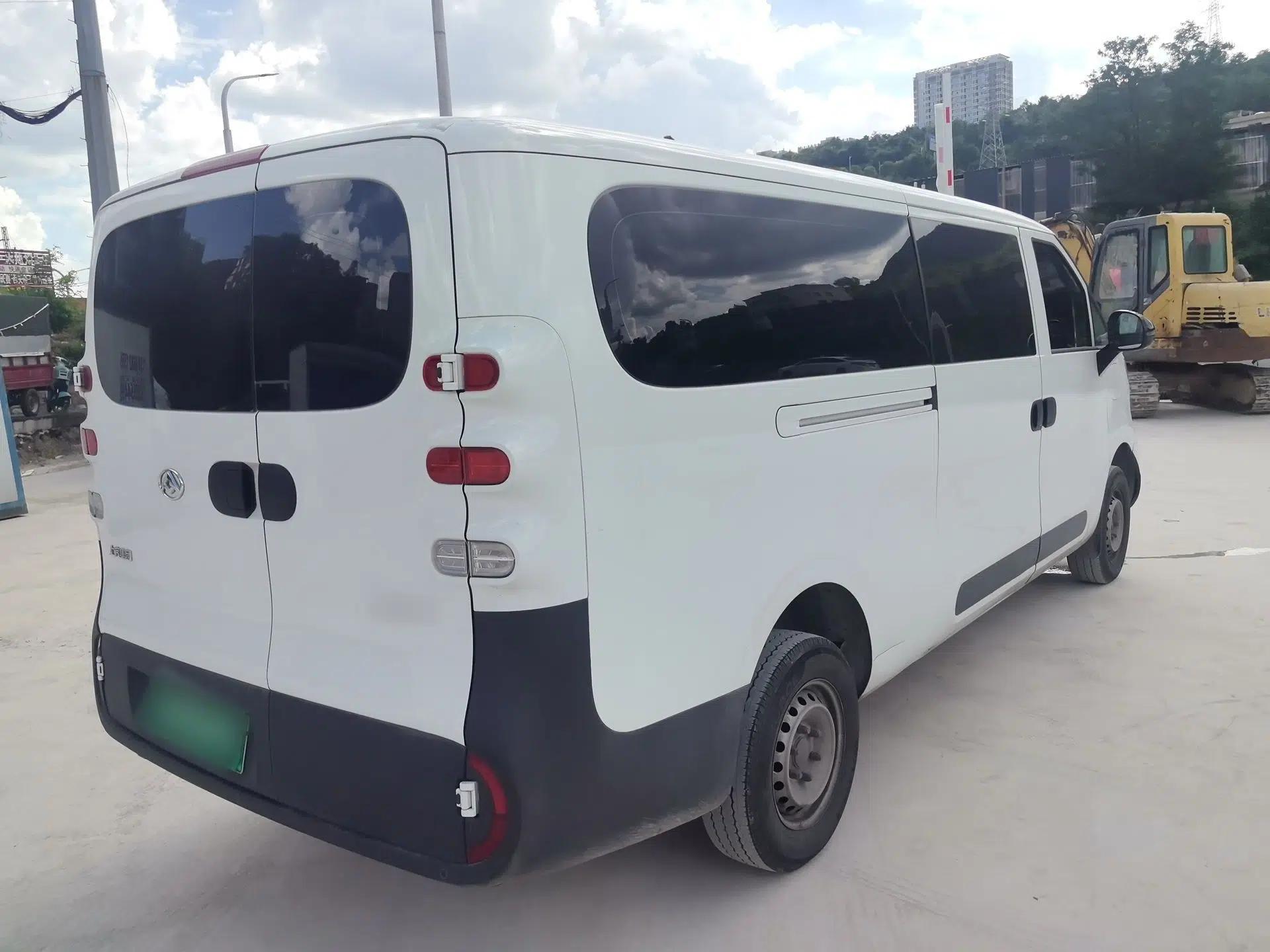 SAIC MAXUS Dana V1 2025 V1+ Long Wheelbase Low-Roof Multi-Function Version (62 kWh) — миниатюра 6