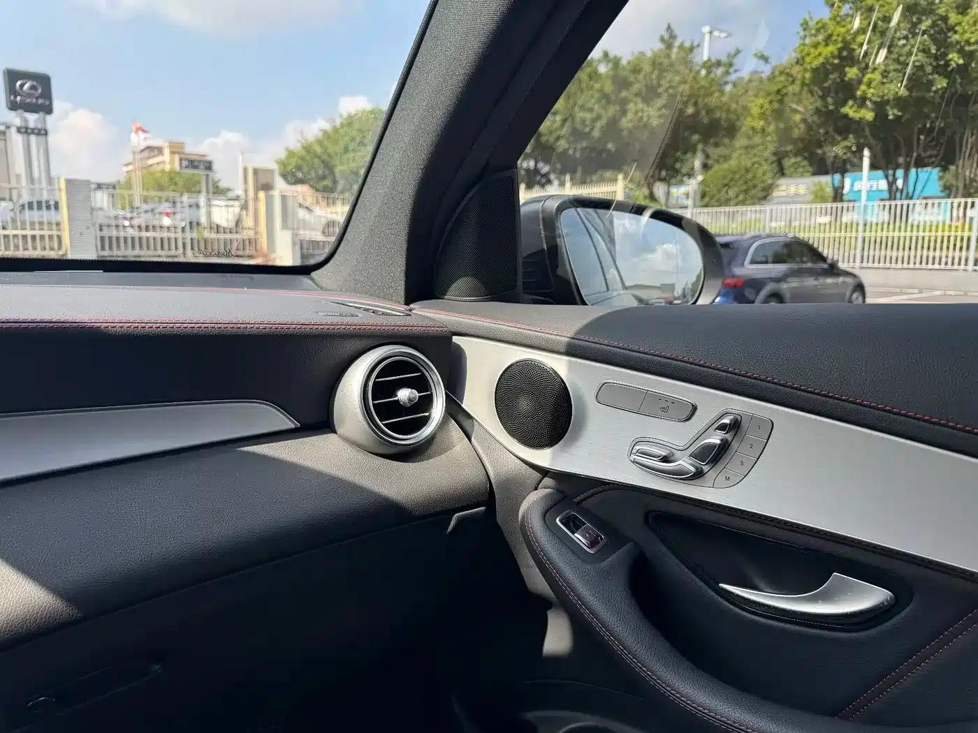 2022 Mercedes-Benz GLC AMG 43 4MATIC — миниатюра 19