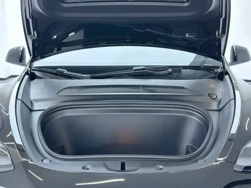 Model Y 2023 Rear-Wheel Drive — миниатюра 10