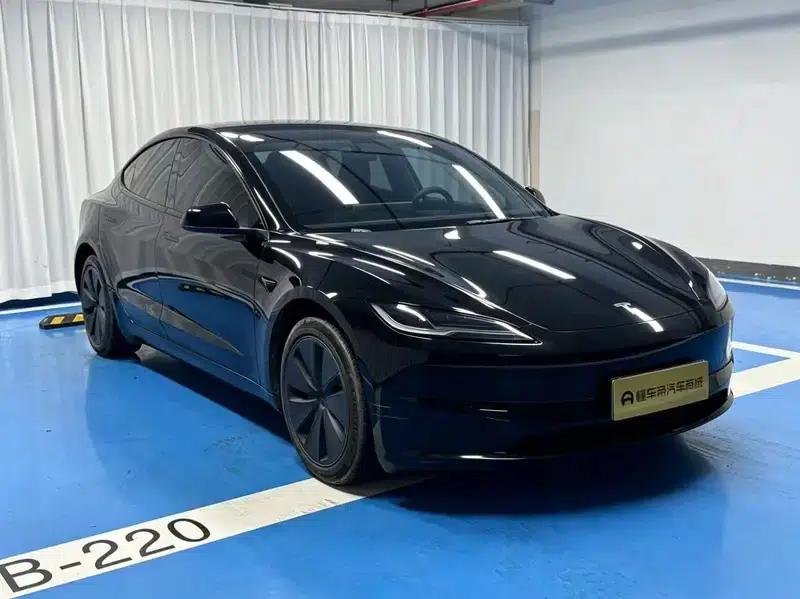 Model 3 2023 Rear-Wheel Drive — миниатюра 3