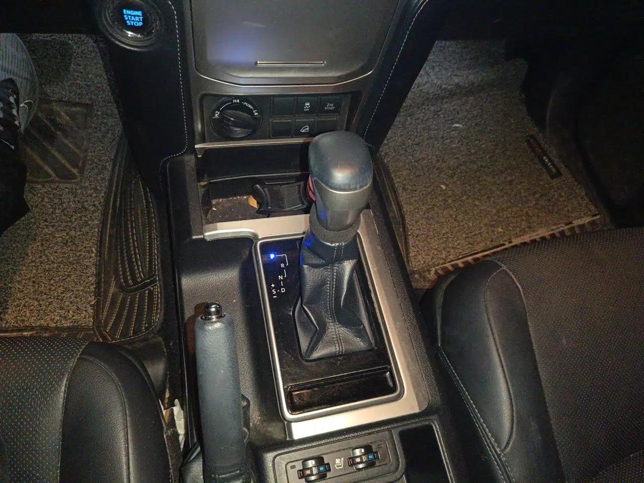 Toyota Prado 2018 3.5L Automatic TX-L with Rear-Mounted Spare Tire — миниатюра 14