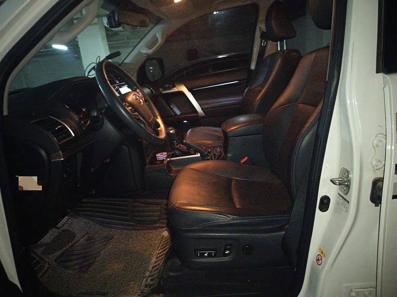 Toyota Prado 2018 3.5L Automatic TX-L with Rear-Mounted Spare Tire — миниатюра 15