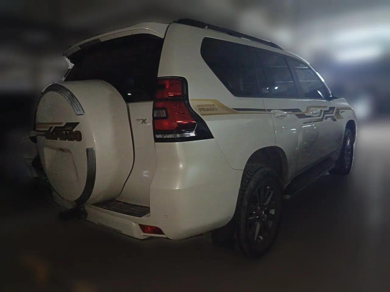 Toyota Prado 2018 3.5L Automatic TX-L with Rear-Mounted Spare Tire — миниатюра 6