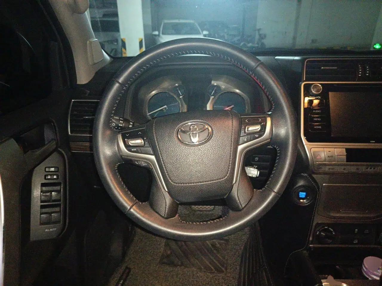 Toyota Prado 2018 3.5L Automatic TX-L with Rear-Mounted Spare Tire — миниатюра 10