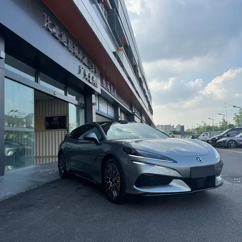 Denza Z9GT EV 2026 Flash Charge Premium Edition — миниатюра 3