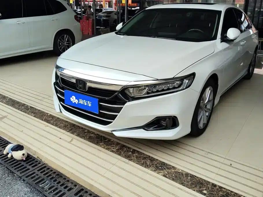 2022 Honda Accord 260TURBO Luxury Edition — миниатюра 1