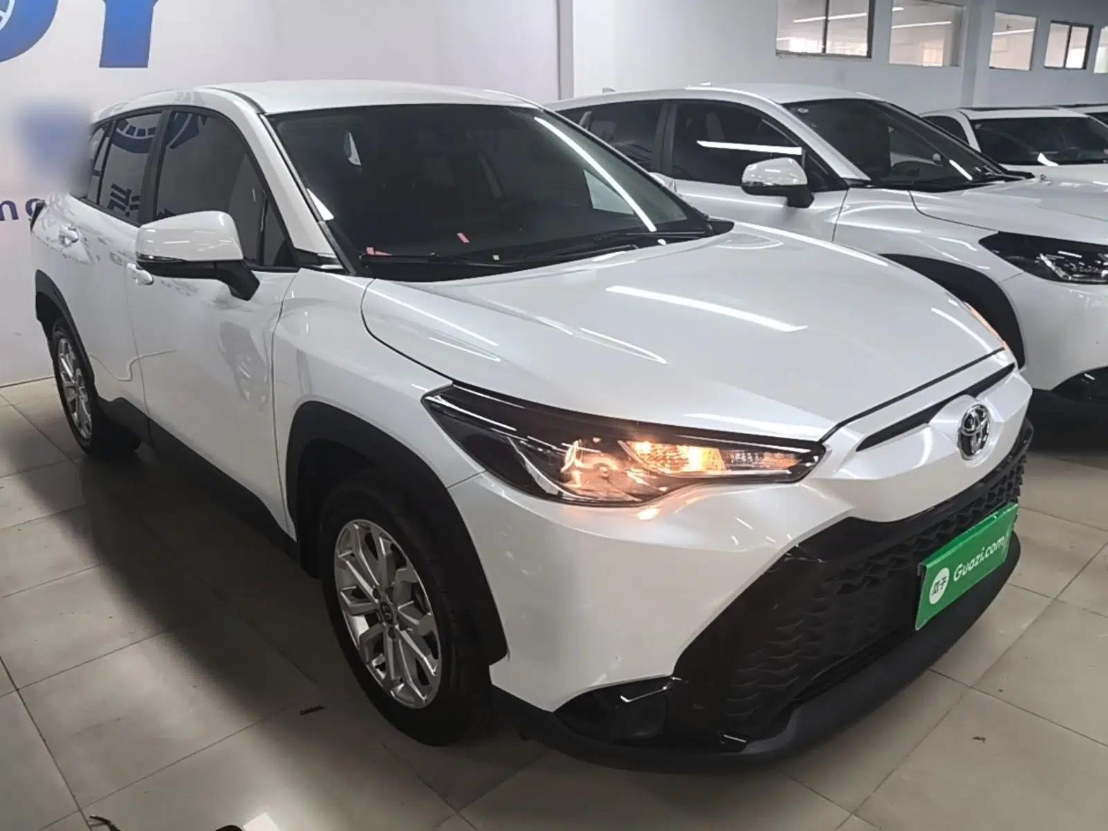 Toyota FRONTLANDER 2024 2.0L CVT Elite Plus Edition — миниатюра 3