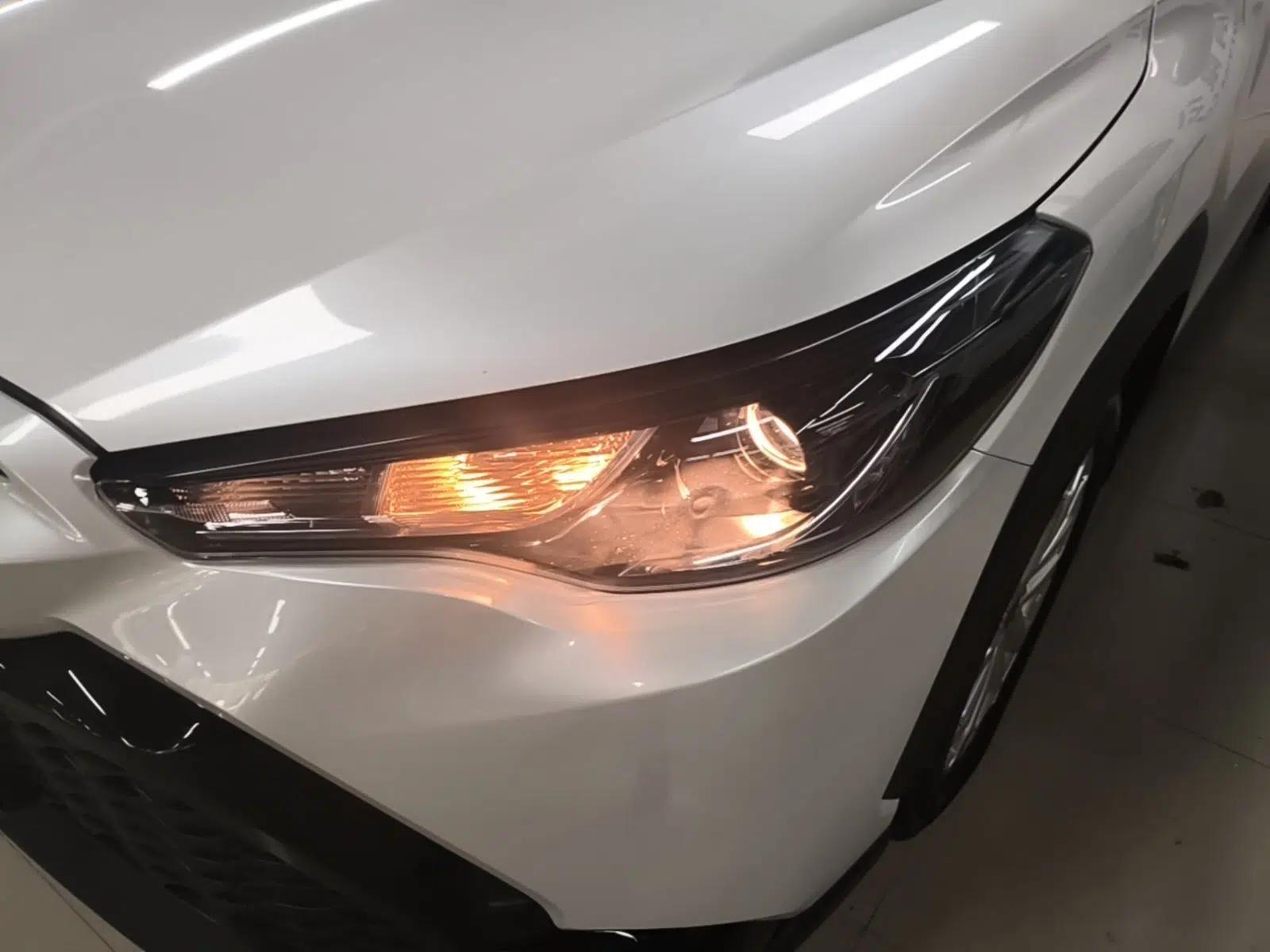 Toyota FRONTLANDER 2024 2.0L CVT Elite Plus Edition — миниатюра 8