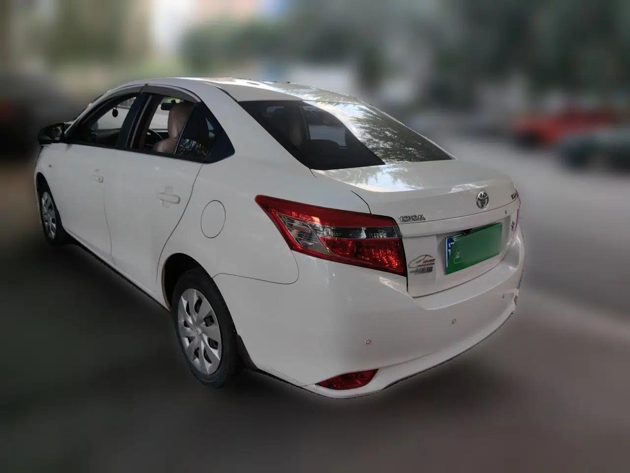 Toyota Vios 2014 1.5L Automatic ZhiZhen Edition — миниатюра 4