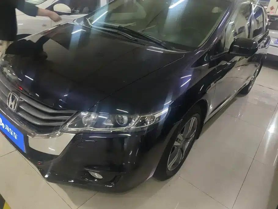 2011 Honda Odyssey 2.4L Luxury Edition — миниатюра 1