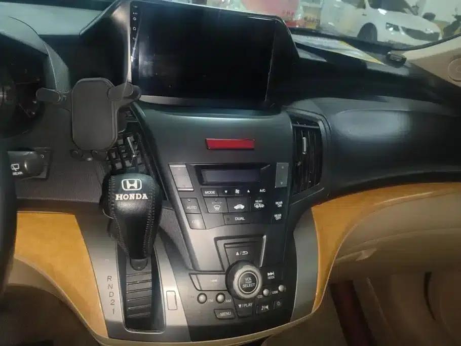 2011 Honda Odyssey 2.4L Luxury Edition — миниатюра 13