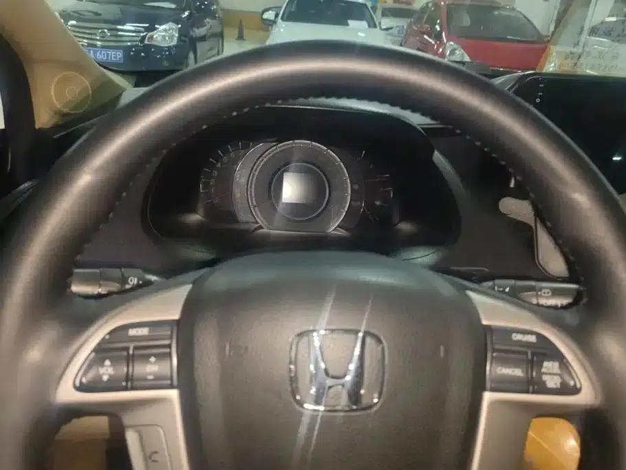 2011 Honda Odyssey 2.4L Luxury Edition — миниатюра 14