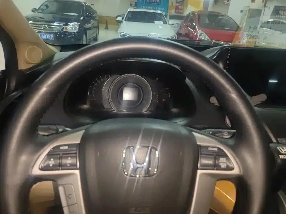 2011 Honda Odyssey 2.4L Luxury Edition — миниатюра 15