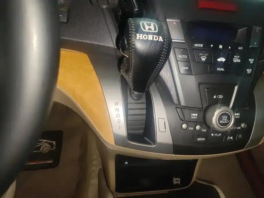 2011 Honda Odyssey 2.4L Luxury Edition — миниатюра 16