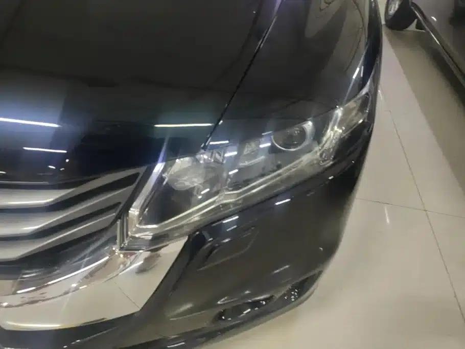 2011 Honda Odyssey 2.4L Luxury Edition — миниатюра 5