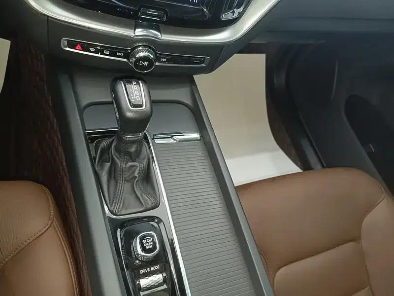 Volvo XC60 2019 T5 AWD Smart Edition (China VI Emission Standard) — миниатюра 9