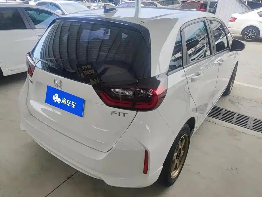 Honda Fit 2021 1.5L CVT Trend Edition — миниатюра 3