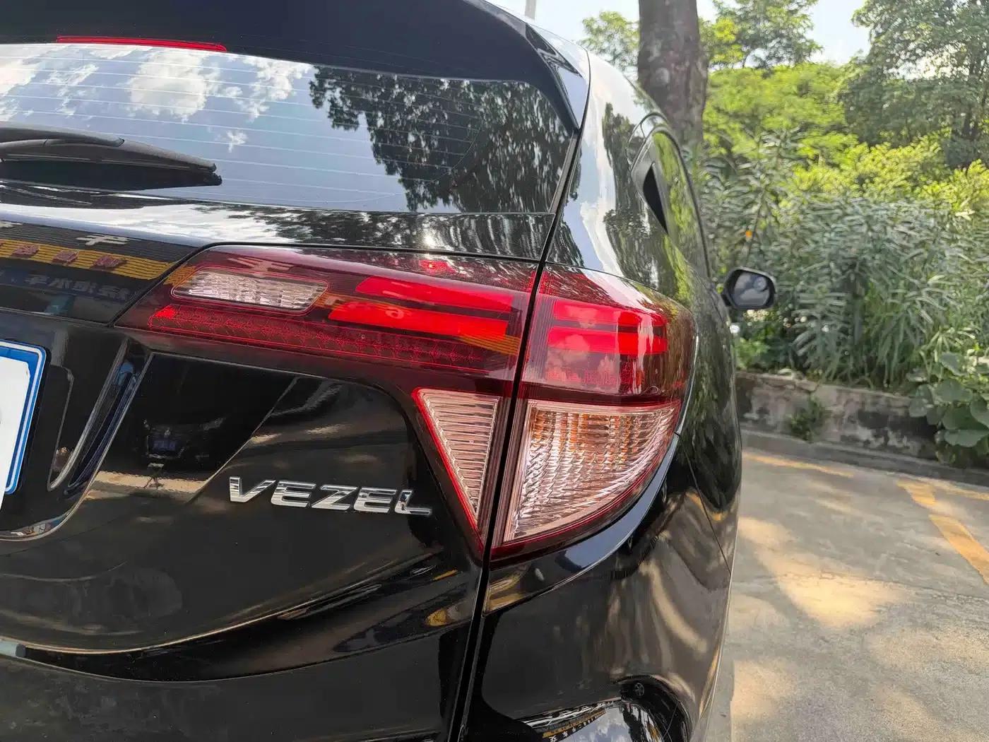 Vezel 2017 1.8L CVT 2WD Pioneer Edition — миниатюра 16
