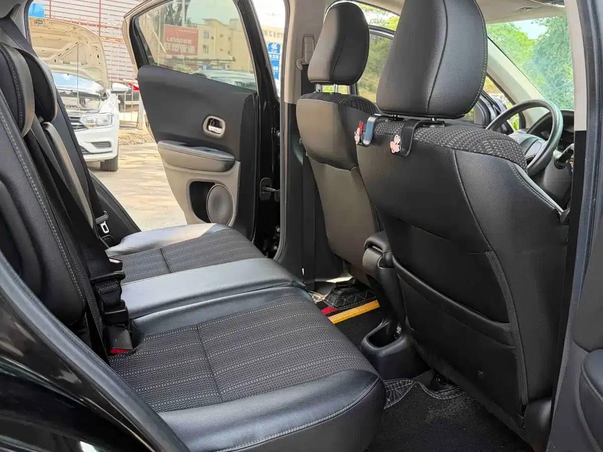 Vezel 2017 1.8L CVT 2WD Pioneer Edition — миниатюра 10