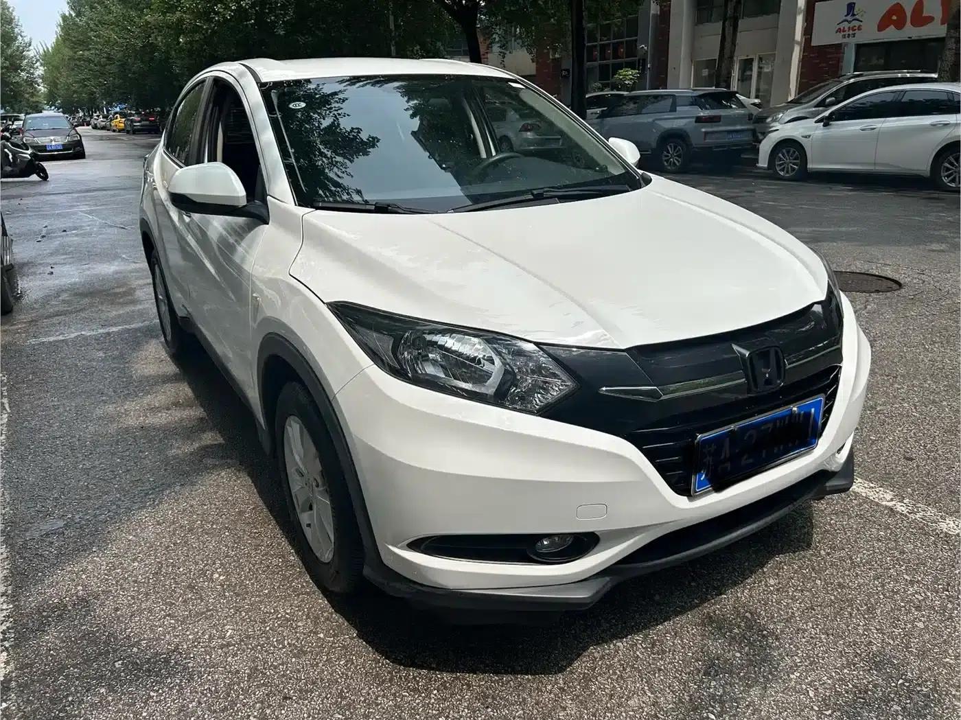 Vezel 2017 1.5L CVT 2WD Comfort Model — миниатюра 3