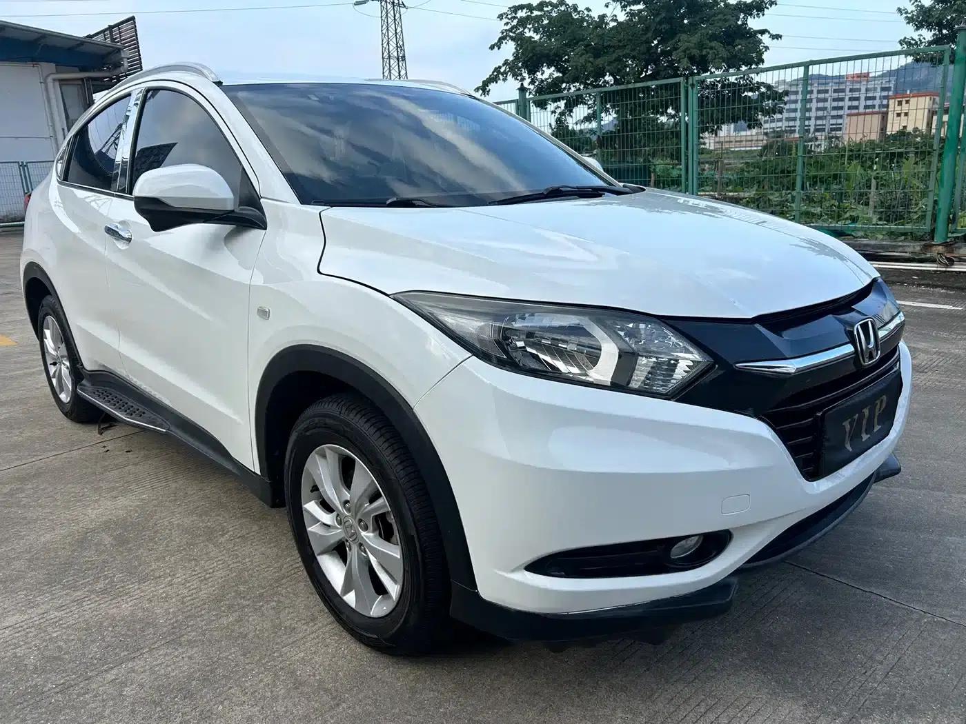 Vezel 2017 1.5L CVT 2WD Comfort Model — миниатюра 3
