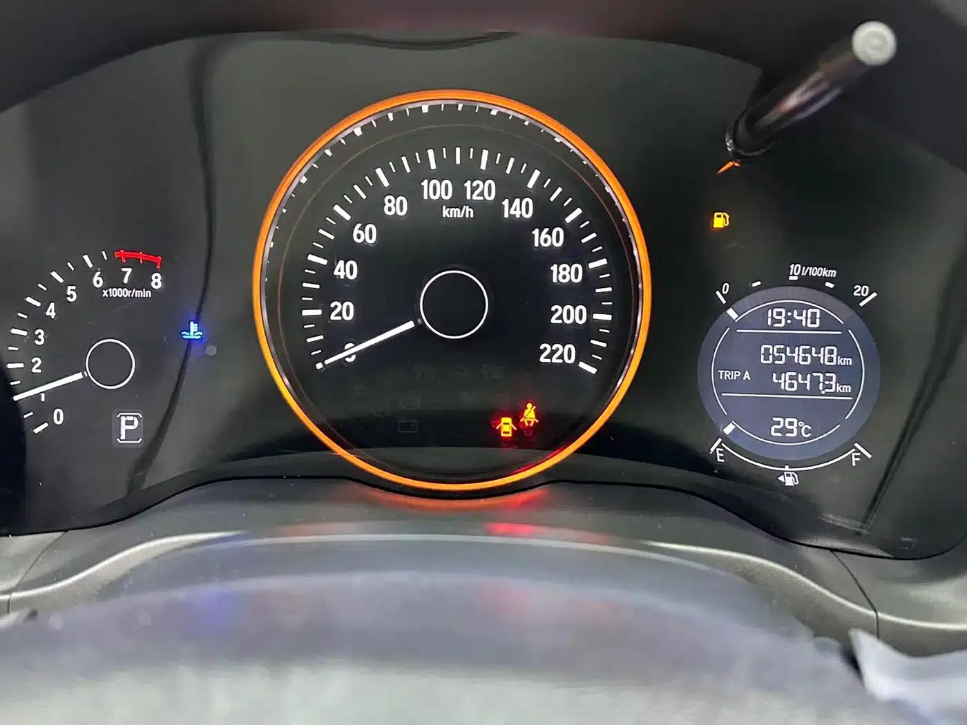 Vezel 2022 1.5L CVT Phantom Night Pioneer Edition — миниатюра 8